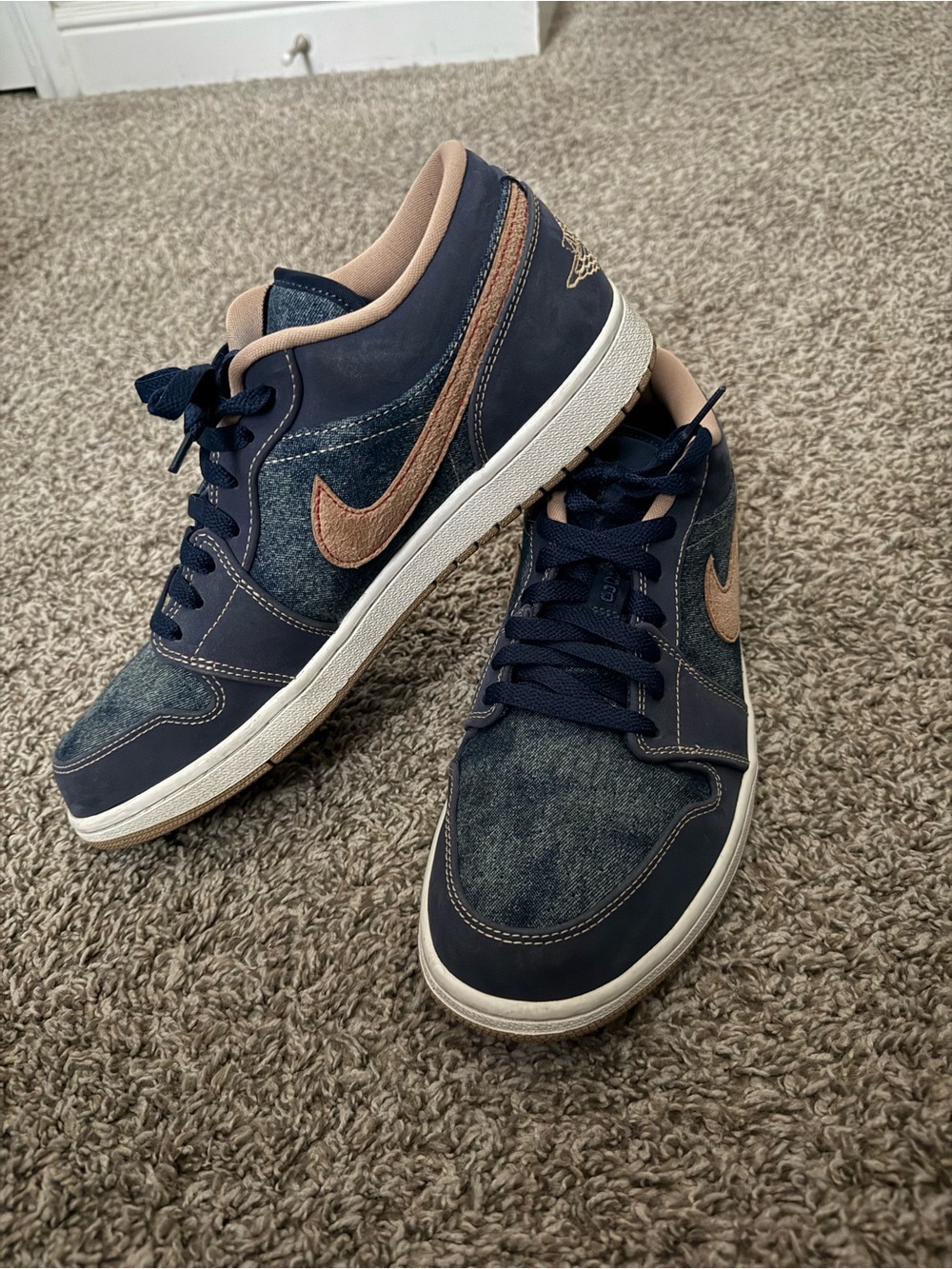 Air Jordan 1 Low SE Denim